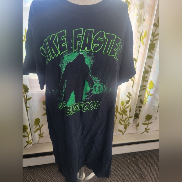 Gildan 100% heavy cotton Bigfoot tshirt rare westbranch state park ohio - Picture 2 of 8